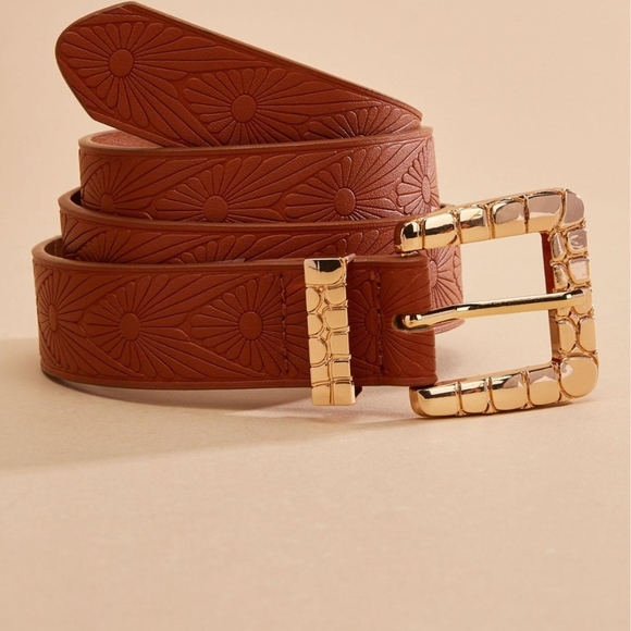 VERSONA BROWN EMBOSSED BELT MEDIUM/LARGE NWT - Picture 1 of 4